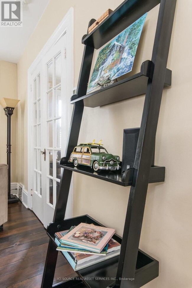 Building Photo - 455 Nelson Ave