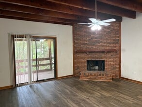 Building Photo - 3740 Donovan Dr