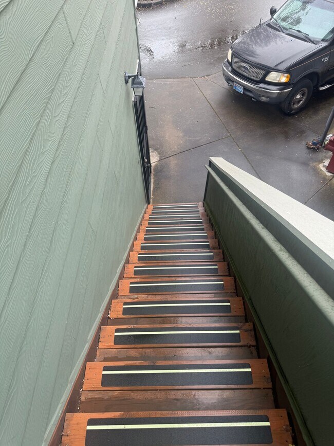 Foto del edificio - 1 NE Fairview Ave