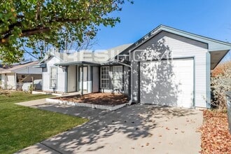 Building Photo - 1014 Spell Ave