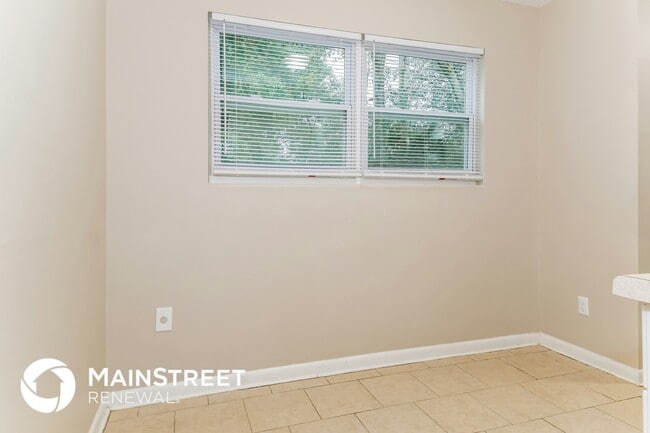 Building Photo - 1146 Busac Ave