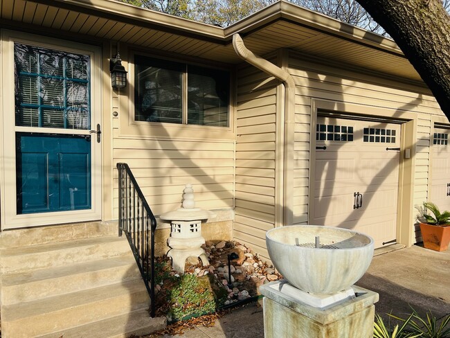 Building Photo - 6546 St Moritz Ave
