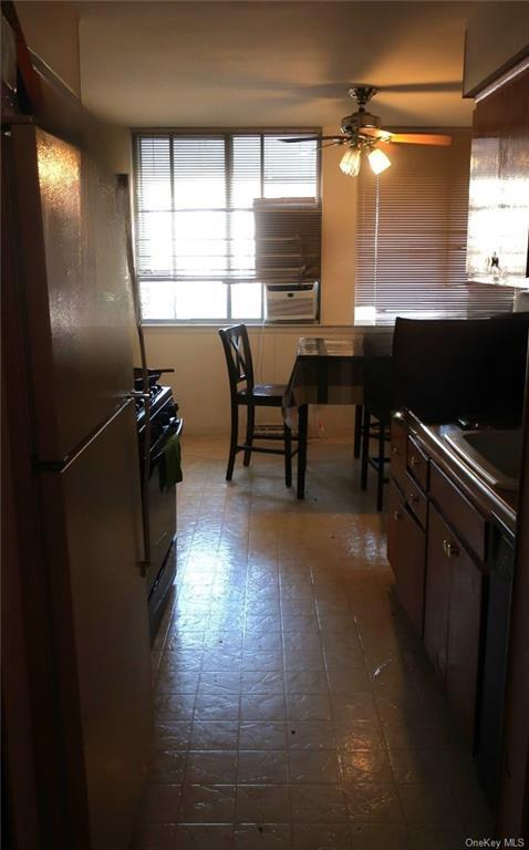 Foto del edificio - 13 McLaughlin Ave