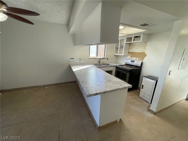Building Photo - 2017 Winwood St