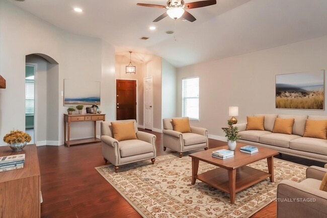 Foto del edificio - 5018 Creekbridge Ct