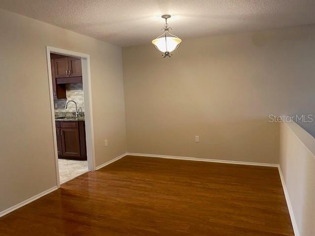 Foto del edificio - 456 Lakeview Dr