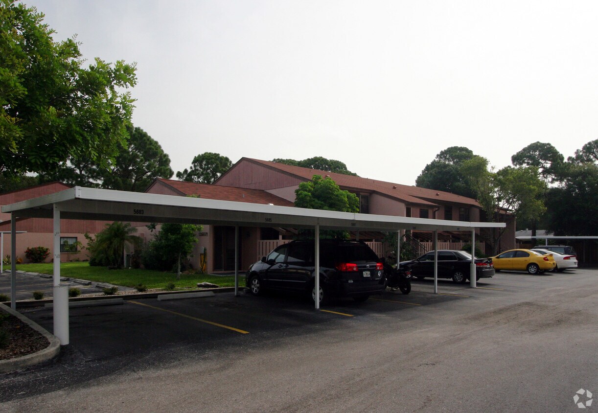 Primary Photo - 5683-5699 Summer Side Ln