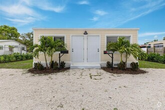 Building Photo - 5931 SW 64th St