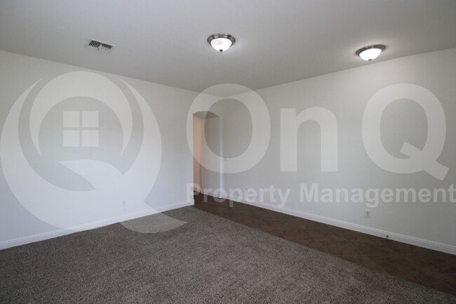 Foto del edificio - 1686 W Paisley Dr
