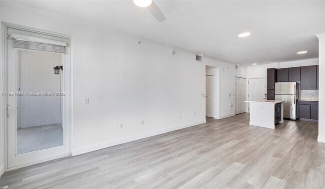 Foto del edificio - 10170 SW 7th St