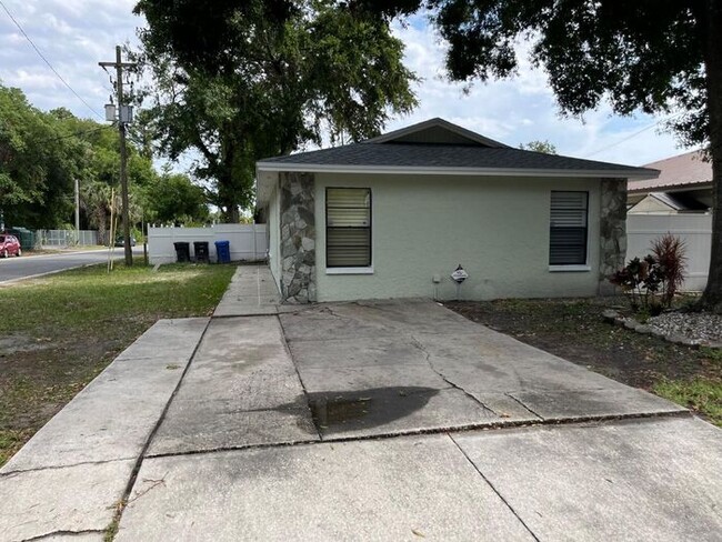 Building Photo - Beautiful 3BR Home in Central Tampa – Move-In Ready!