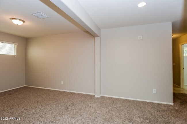 Foto del edificio - 6043 E Oasis Blvd