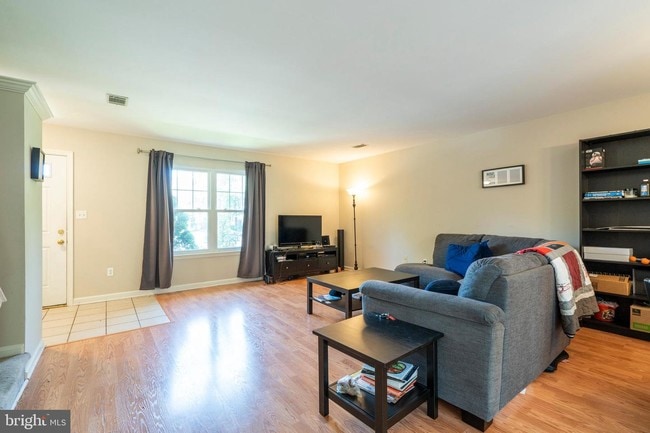 Foto del edificio - 1209 Timothy Ln