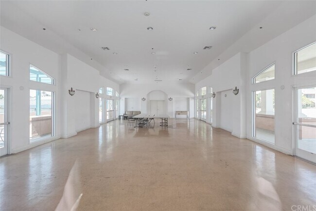 Foto del edificio - 580 W Main St