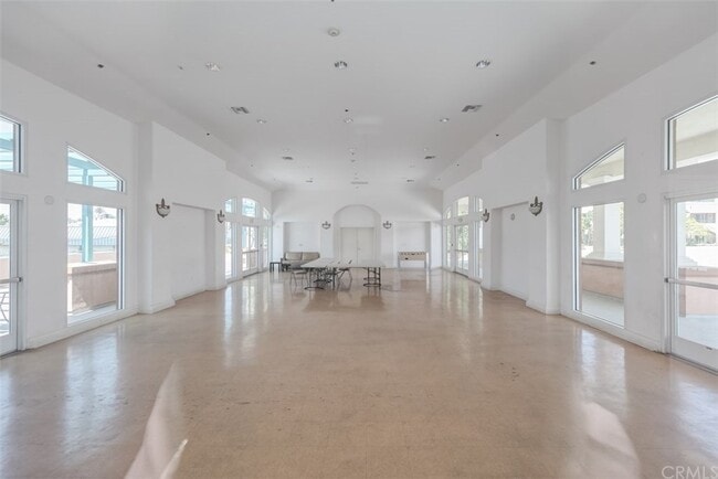 Building Photo - 580 W Main St