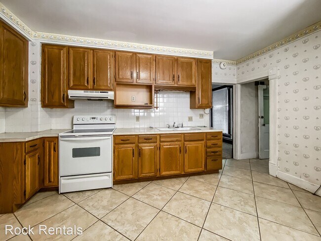 Building Photo - 4 br, 2 bath House - 720 E Ave A