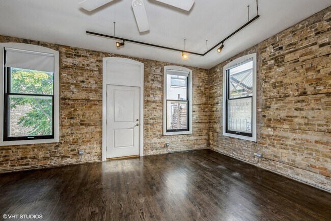 Foto del edificio - 948 W Armitage Ave