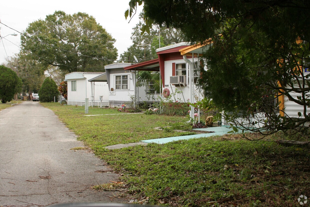 Green Mobile Home Park Apartments in Saint Petersburg, FL