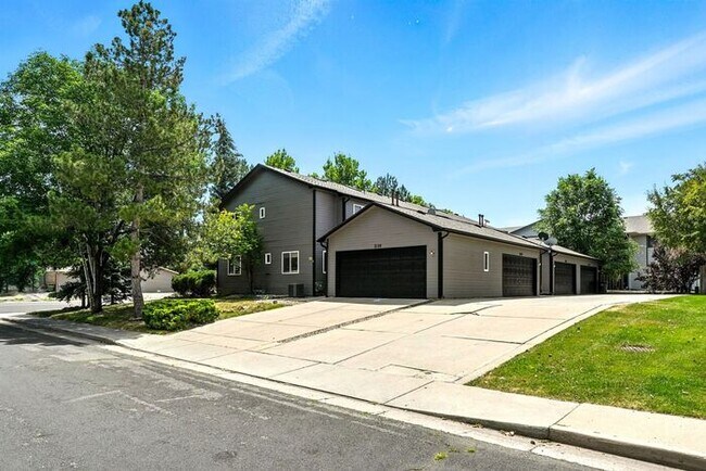 Foto del edificio - Lovely 3 Bed/2.5 Bath Townhome in Southwes...