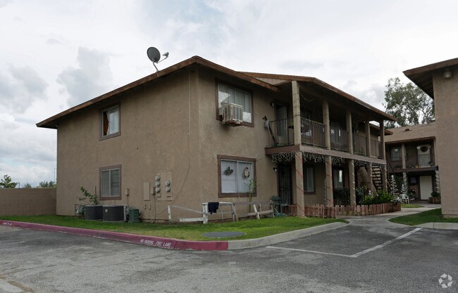 Building Photo - Villa Paseo