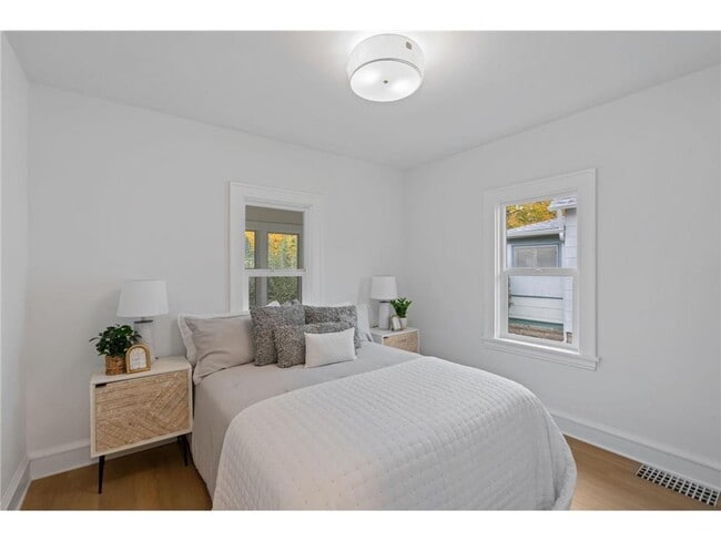 Foto del edificio - 3419 24th Ave S