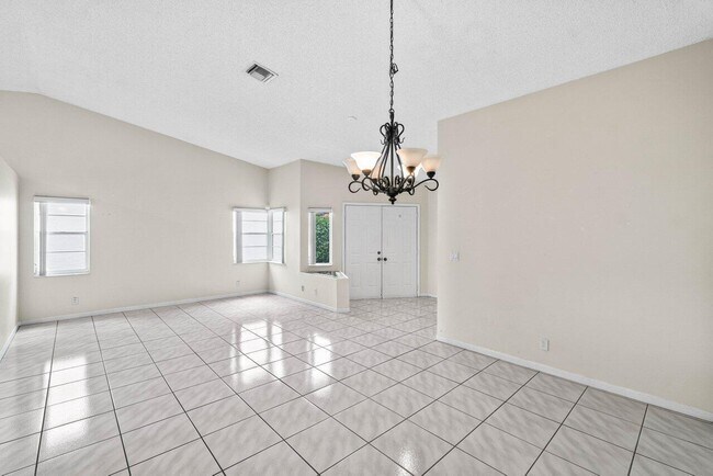 Foto del edificio - 10001 Country Brook Rd