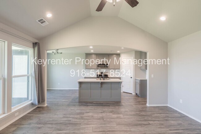 Foto del edificio - 3 Bed | 2 Bath in Broken Arrow!