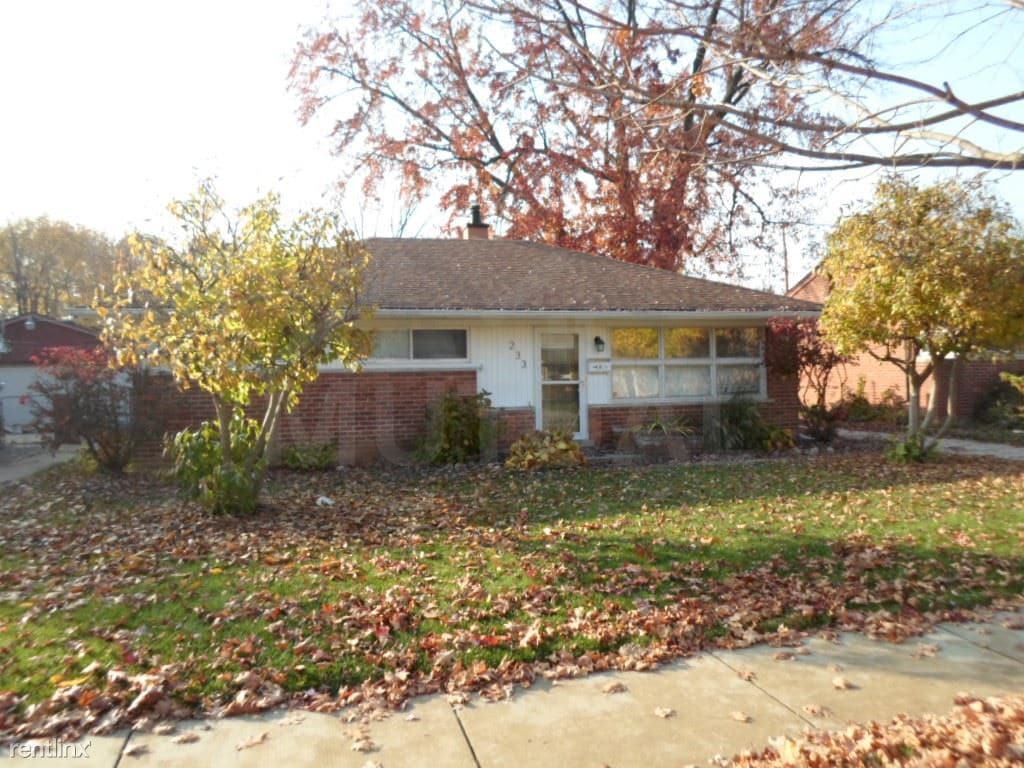3 br, 1 bath House 233 Essex St House Rental in Clawson, MI