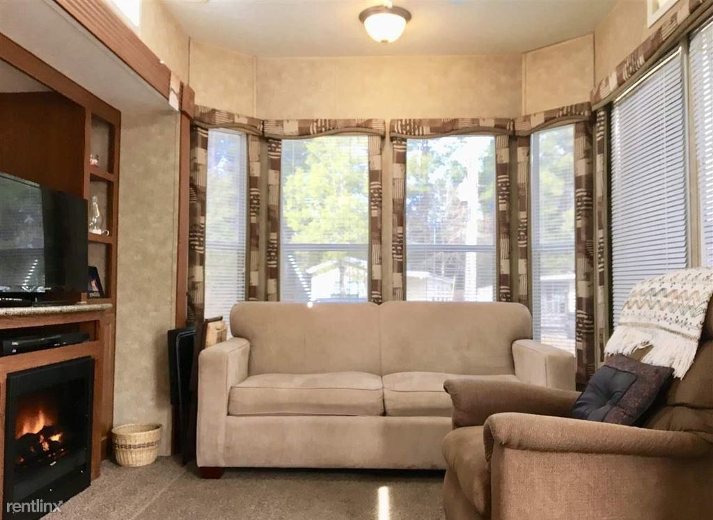 Building Photo - 1 br, 1 bath Apartment - 725 Buena Vista Dr