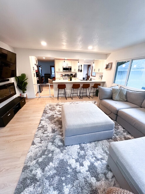 Building Photo - 8434 Colfax Ave S