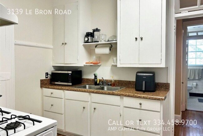 Building Photo - 3139 Le Bron Rd
