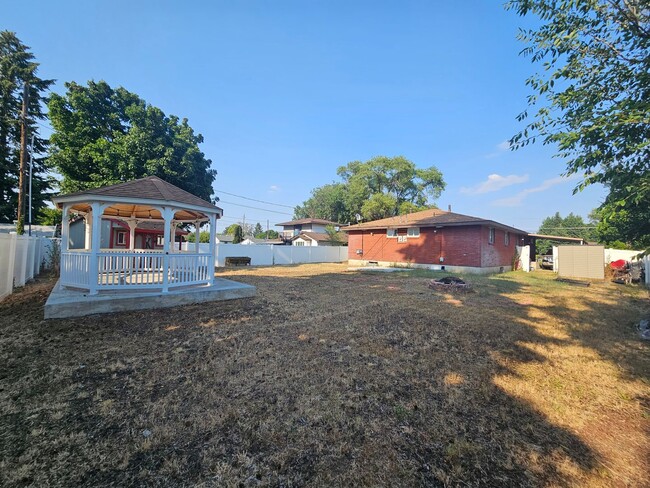 Foto del edificio - Duplex in the Valley