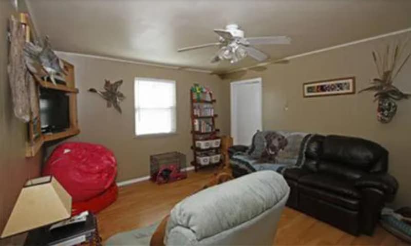 Foto del edificio - 737 Lakeside Dr