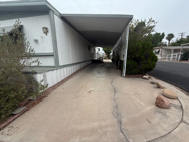 Foto del edificio - 3601 E Wyoming Ave