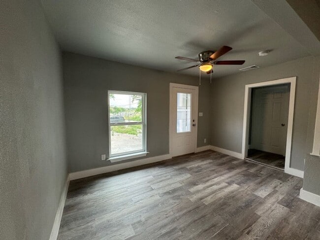 Foto del edificio - Move in June 10th 2025!! Beautiful  3 bedr...
