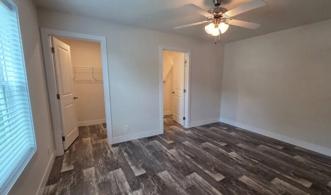 Foto del edificio - 726 Oak Ln