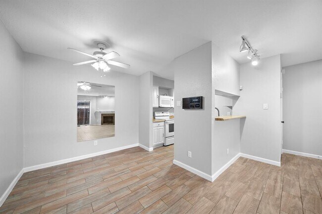 Building Photo - 2601 S Braeswood Blvd