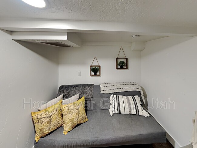 Building Photo - 4060 S 300 E