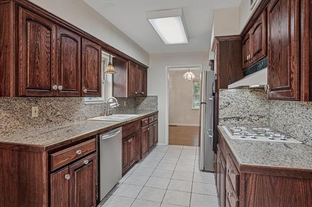 Foto del edificio - 1725 Mapleton Dr