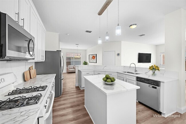 Foto del edificio - 6245 White Pine Dr