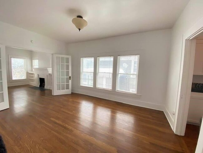 Building Photo - 4922 Reiger Ave