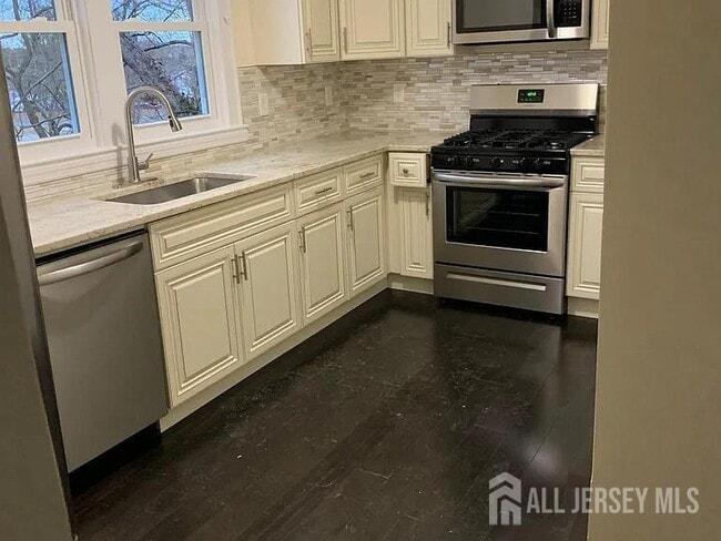 Foto del edificio - 209 Gatzmer Ave