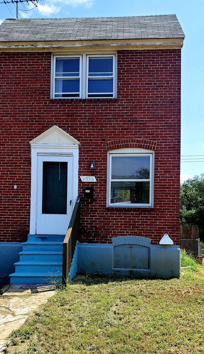 Building Photo - 3835 Saint Margaret St