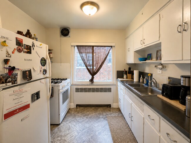 Foto del edificio - 2811 Stratford Ave