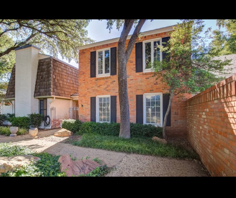Front view of Townhome - 4610 Indiana Ave