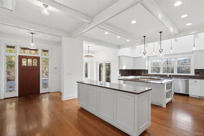 Building Photo - 16 Old Post Rd