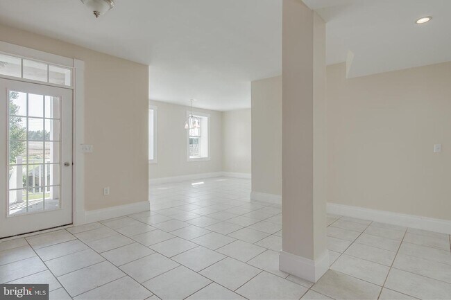 Building Photo - 17760 Bakersville Rd
