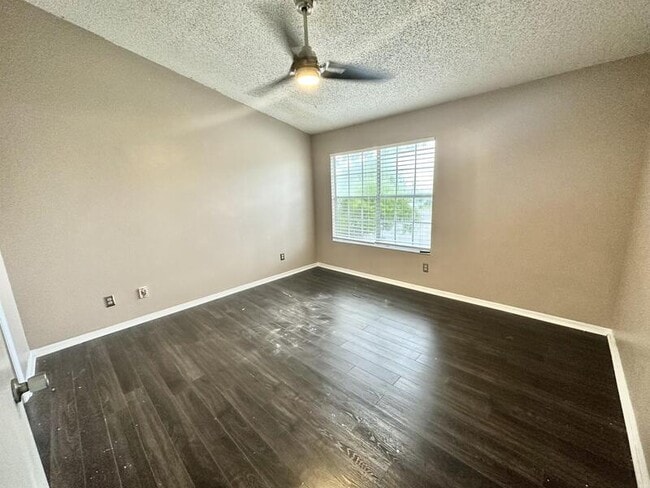 Building Photo - 2802 Curry Village Ln