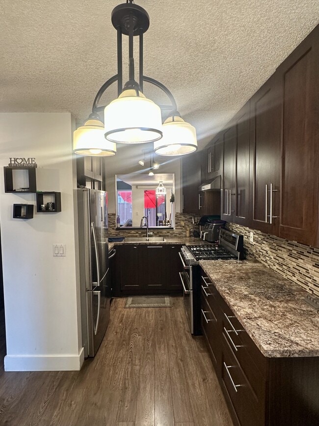 Building Photo - 9388-9128 128 St