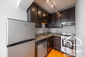 Building Photo - 4737 N Hermitage Ave